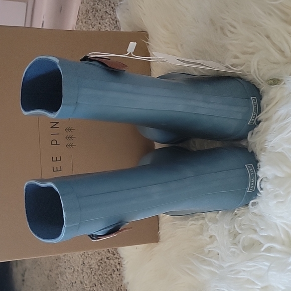 Three Pines Co rubber boots - Picture 3 of 4